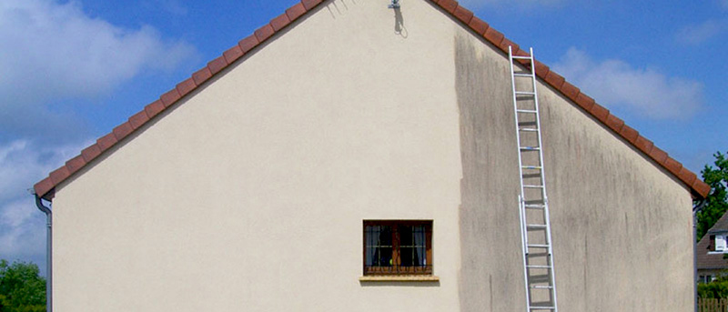 Nettoyage Façade : Nous réalisons des nettoyages basse-pression ... Un traitement anti-mousse façade. Sur Liège en Belgique - HJ TOITURIER LIÈGE